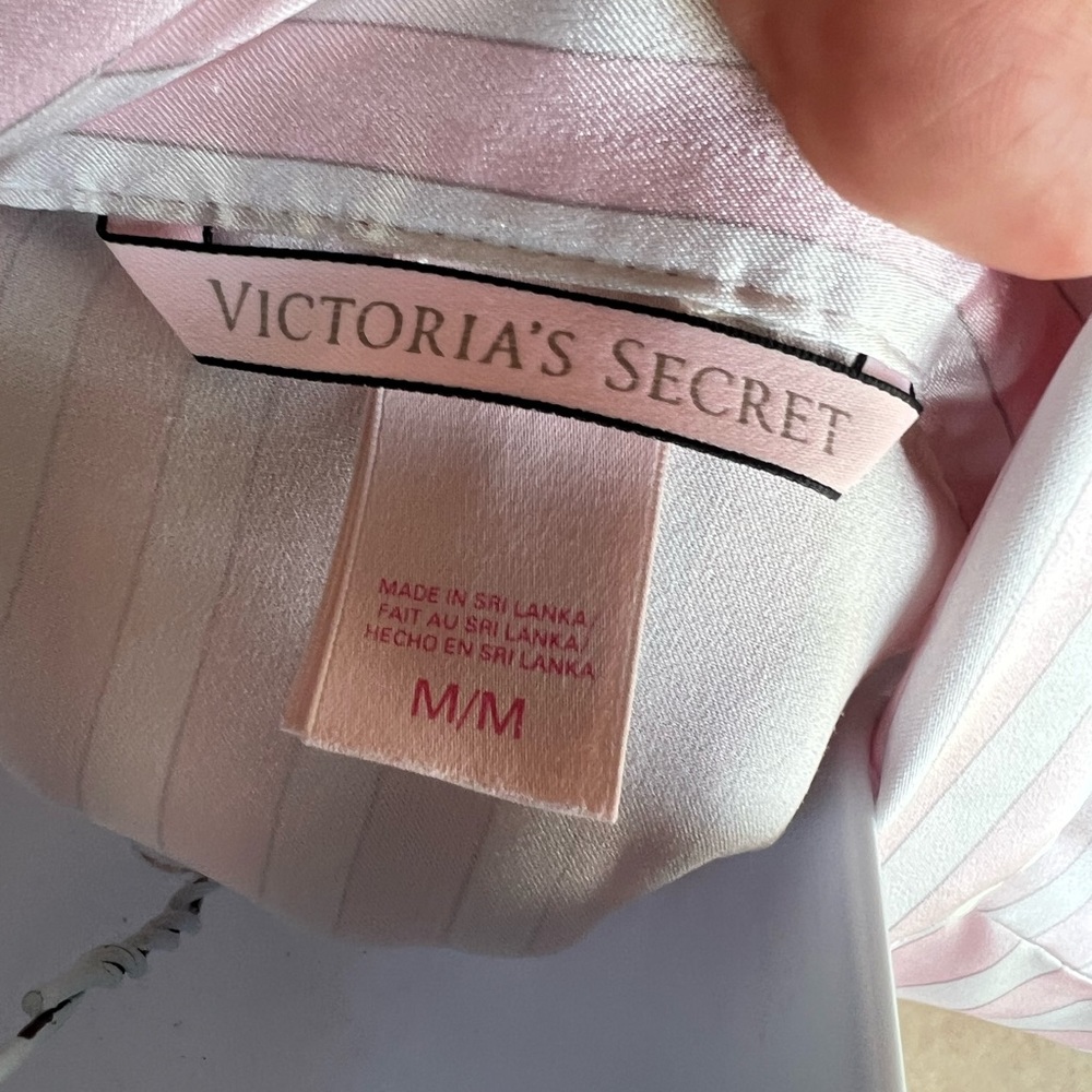 Victorias Secret button down gown size M - Picture 4 of 6